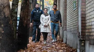 هادی حجازی‌فر، نازنین بیاتی و سینا مهراد در "ژن خوک"