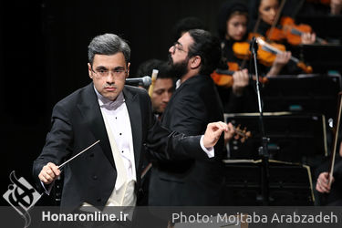 اجرای قطعه "نی نوا" توسط ارکستر ملی ایران