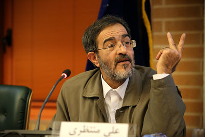 علی منتظری: تئاتر و انقلاب به یکدیگر خدمت کرده‌اند / باید به تئاتر استان‌ها توجه خاص داشته باشیم 