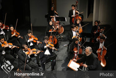 اجرای ارکستر ملی ایران به رهبری فریدون شهبازیان در تالار وحدت