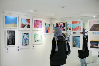 ۹ فرصت گالری‌گردی برای علاقه‌مندان هنر | «ناتمامی» تا «مرگ قو»