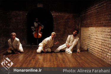 نمایش "یک مساوی چهار" در تماشاخانه دا‎