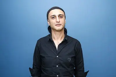 «برج آزادی»فی طهران لاستضافة حفل موسیقی للمغنی "هومن اجدری"