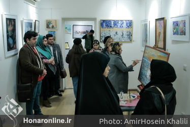 نمایشگاه گروهی با عنوان «درمیان کاغذ پاره‌ها» در گالری انتظامی