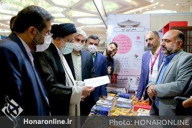 بازدید رئیس جمهور از سی و سومین نمایشگاه بین المللی کتاب تهران