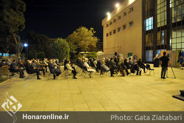 نشست صمیمانه هنرمندان و فعالان هنرهای تجسمی با وزیر فرهنگ و ارشاد اسلامی(2)