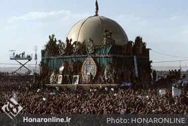 تشییع‌ امام خمینی (ره) به‌ روایت عکاس فرانسوی