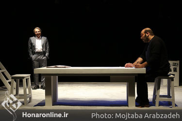 نمایش "مرگ و پنگوئن" در تماشاخانه چهارسو