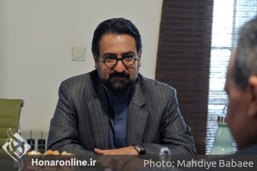 بازدید معاون هنری وزارت فرهنگ و ارشاد اسلامی از دبیرخانه سی و هفتمین جشنواره تیاتر فجر