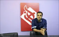 مخاطب باید تفاوت تماشای تئاتر با فیلم را در سالن احساس کند / روایت آرش عباسی از اجرای 
