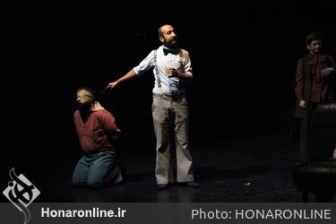 نمایش "فیل در تاریکی" در تماشاخانه پالیز