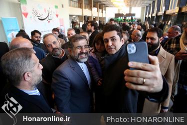 حضور اهالی فرهنگ و هنرمندان پای صندوق رای تالار وحدت