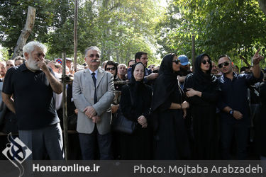تشییع پیکر "عزت الله انتظامی" در تالار وحدت