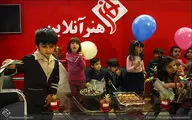 هنرآنلاین در روز چهارم نمایشگاه مطبوعات / بچه ها و بادکنک های رنگی