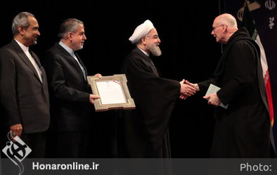 تقدیر رئیس جمهور از برگزیدگان جایزه کتاب سال