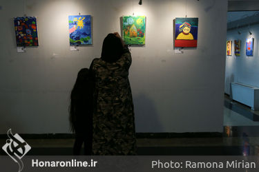 نمایشگاه 77 نقاشی برای 77 کودک بد سرپرست در فرهنگسرای اشراق