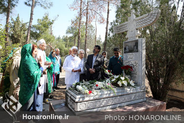 جشن فروردينگان در آرامگاه زرتشتيان تهران