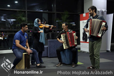 رونمایی از تندیس "فرشته مهربان" در پردیس چارسو‎