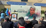 بهروز رضوی در جمع همکارانش بدرقه شد؛ وداع با چهره ماندگار رادیو