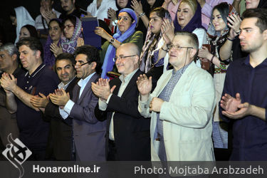 بازدید علی مرادخانی از نمایش "وصیت نامه خانم سارا"