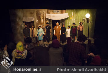 نمایش "اقلیت" در سالن مولوی