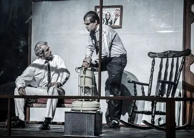 رویکرد رسانه‌ای و نسبتاً سینمائی به تئاتر / نگاهی به نمایش "تروکاژ" به نویسندگی و کارگردانی محمدرضا قلی‌پور