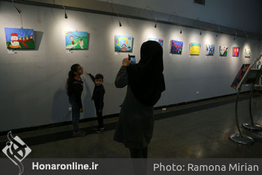 نمایشگاه 77 نقاشی برای 77 کودک بد سرپرست در فرهنگسرای اشراق