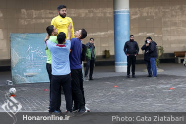 اجرای نمایش‌ خیابانی «چرخیدن» در چهل و یکمین جشنواره تئاتر فجر