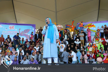شادپیمایی عروسک‌ها در بوستان آب و آتش‎