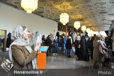 بازدید شهیندخت مولاوردی از نمایشگاه جشنواره بین‌المللی مد و لباس فجر در تالار وحدت