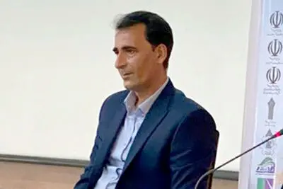 علی غریبی: طراحی کفش باید به یک رشته دانشگاهی تبدیل شود / دانشجویان طراحی صنعتی هنرمندان تمام‌عیاری برای صنعت کفش نیستند