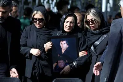 وداع  هنرمندان با امید جهان 