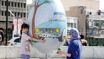 آماده‌سازی تخم‌مرغ‌های نوروزی در میدان هفت‌تیر 