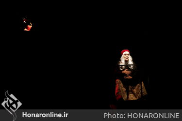 نمایش تیولا در تماشاخانه مهرگان
