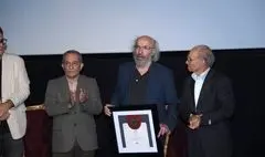اهدای نشان سپاس موزه سینما به کیانوش عیاری/ «شبح کژدم» حدیث نفس فیلمسازان است