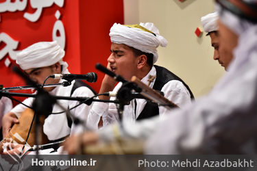 کنسرت گروه سرو خراسان در سی و پنجمین جشنواره موسیقی فجر