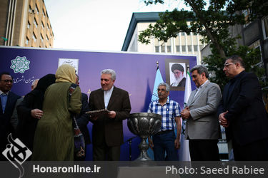 رونمایی از تابلوی گذر صنایع دستی تهران در  روز جهانی صنایع دستی