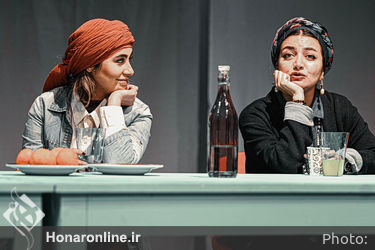 نمایش «پنگوئن مرغ دریایی و چند پرنده‌ی دیگر» در تماشاخانه نوفل لوشاتو