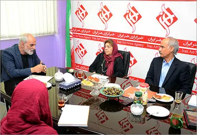 آنالیز سومین حراج تهران در میزگرد آغداشلو، گلستان و کاظمی 