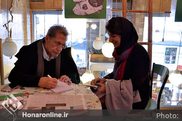 کتابگردی وزیر ارشاد و هنرمندان در نشر ثالث و نشر چشمه