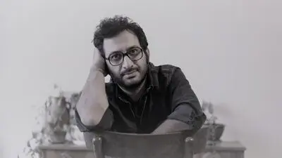رزیجی از مستند «قصری با دیوارهای قرمز» می‌گوید | سال‌هاست با ترس بزرگ شده‌ام | مساله اصلی سینمای ایران فیلمنامه است