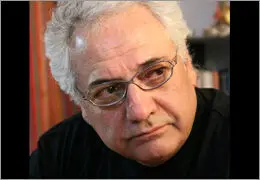 میدان شیراز تهران؛ خاستگاه جغرافیایی شعر دهه هفتاد/ گفت‌وگو با شاعری که خانه‌اش از خودش معروف‌تر شد 