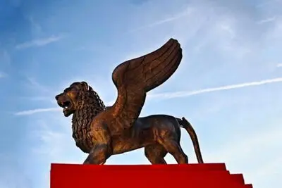 آغاز جشنواره فیلم ونیز تحت تأثیر زلزله مرگبار / بزرگان سینما به خط می‌شوند