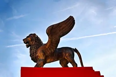 آغاز جشنواره فیلم ونیز تحت تأثیر زلزله مرگبار / بزرگان سینما به خط می‌شوند