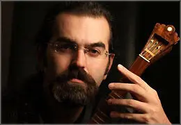 سروش قهرمانلو: توجه به لباس در موسیقی یک پرفورمنس می‌آفریند