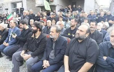 آیین روز ملی هنرهای نمایشی در محل شهادت ١٢ شهید رمضان 
