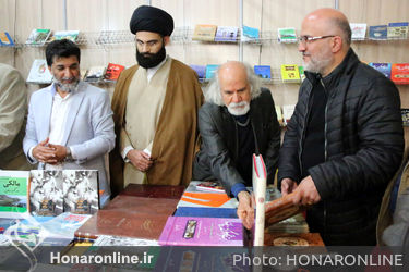 رونمایی از یازده عنوان کتاب و تجلیل از فعالان عرصه شعر و ادب