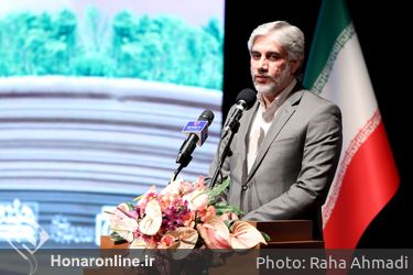 آیین شکرانه استمرار توزیع کاغذ ایرانی با حضور محمد مهدی اسماعیلی، وزیر فرهنگ و ارشاد اسلامی عصر روز چهارشنبه بیست و پنج آبان در تالار رودکی برگزار شد. 