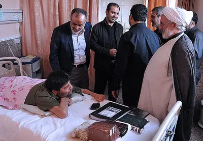 دیدار مدیر موسسه توسعه هنرهای معاصر از جانباز هشت سال دفاع مقدس