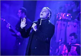 فلاحی در آخرین شب جشنواره موسیقی برای ˝لیلا˝های سرزمین‌اش خواند